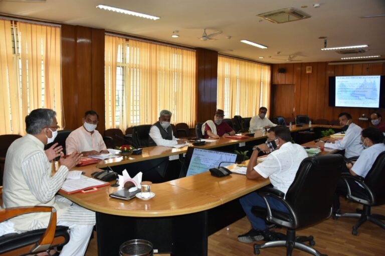 वन विभाग के पौधरोपण पर सीएम त्रिवेंद्र सख्त, पौधों का सर्वाइकल रेट बढ़ाने को अफसरों की जिम्मेदारी तय किए जाने के दिए निर्देश ﻿