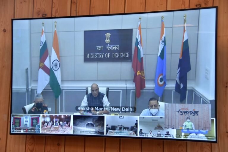 चीन, पाकिस्तान से सटे बॉर्डर एरिया पर मजबूत हुई रोड कनेक्टिविटी, रक्षामंत्री ने 44 पुलों का किया उद्घाटन, सीएम त्रिवेंद्र ने जताया आभार ﻿