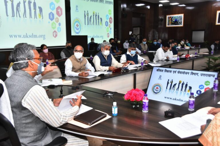 रोजगार, स्वरोजगार पर सीएम त्रिवेंद्र का फोकस, विभागीय सचिवों को सौंपी जिम्मेदारी ﻿