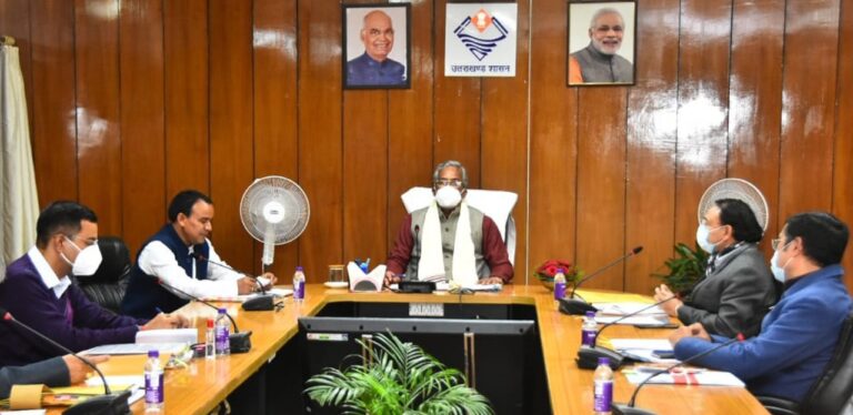 सीएम त्रिवेंद्र ने दिए श्रीनगर मेडिकल कालेज को सुपर स्पेसिलिटी सेंटर बनाने के निर्देश, श्रीनगर समेत अल्मोड़ा और पिथौरागढ़ मेडिकल कालेज के विकास का एजेंडा तैयार करने के दिए निर्देश ﻿