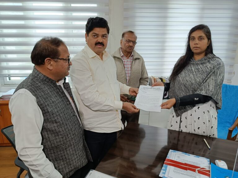 कांग्रेस प्रतिनिधि मंडल ने मुख्य निर्वाचन अधिकारी से की मुलाकात, सर्विस वोटर में गड़बड़ी का आरोप