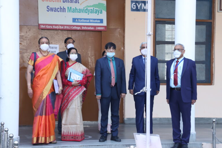 नैक(NAAC: National Accreditation ) की टीम ने  श्री गुरु राम राय पी जी कॉलेज में अपने दो दिवसीय निरीक्षण दौरे की शुरुआत की।