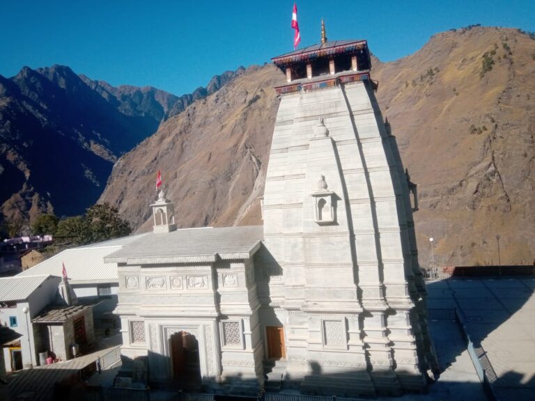 जोशीमठ स्थित श्री नृसिंह मंदिर परिसर में भू धंसाव, श्री बदरीनाथ-केदारनाथ मंदिर समिति अध्यक्ष अजेंद्र ने भू वैज्ञानिक सर्वेक्षण विभाग को भौगोलिक निरीक्षण को भेजा पत्र