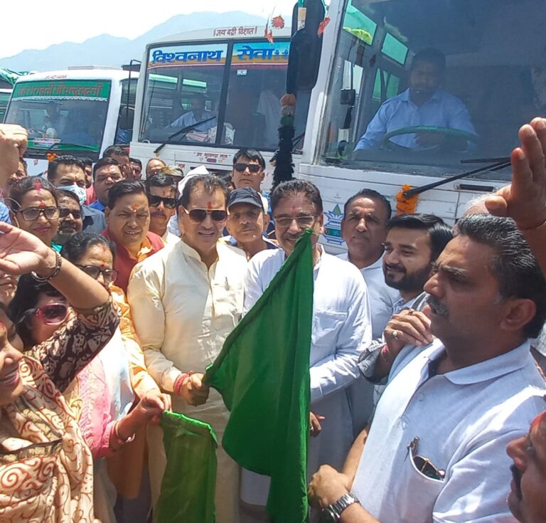 चारधाम यात्रा-2022 का हुआ औपचारिक शुभारंभ, चारो धामों के लिए रवाना हुए 30 वाहन में 1200 श्रद्धालु