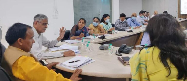 राज्य में प्रत्येक व्यक्ति की बनेगी डिजिटल हेल्थ आईः डॉ0 धन सिंह रावत, पैदल यात्रा मार्गों पर उपलब्ध रहेगा पोर्टेबल आक्सीजन सिलेंडर, ब्लॉक स्तर पर बनाये जायेंगे डॉक्टरों के लिए ट्रांजिट हॉस्टल, आयुष्मान कार्ड बनाने में विभागीय अधिकारियों को तेजी लाने के निर्देश