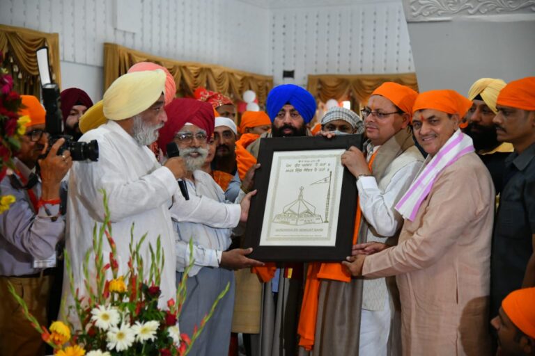 श्री हेमकुंड साहिब के लिए गुरुद्वारा ऋषिकेश से संगत रवाना, 22 मई को खुल रहे श्री हेमकुंड साहिब के कपाट, राज्यपाल लेफ्टिनेंट जनरल गुरमीत सिंह मत्था टेकने के बाद कीर्तन में शामिल हुए