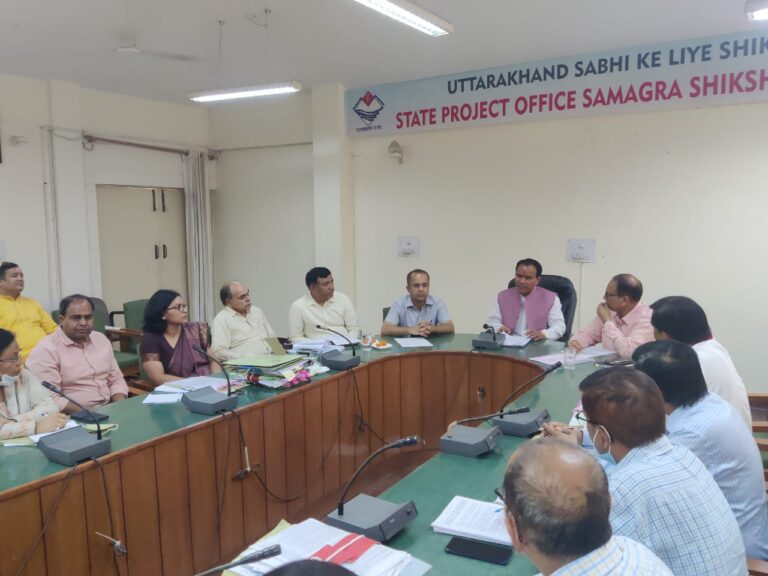 वर्षों से दुर्गम में तैनात शिक्षकों को स्थानांतरण में मिले वरीयता: डॉ0 धन सिंह रावत, शिक्षकों के स्थानांतरण में पारदर्शिता बरतनें के दिये निर्देश, जिले में ट्रांसफर के लिये जनपद स्तर के अधिकारियों को मिलेगा अधिकार