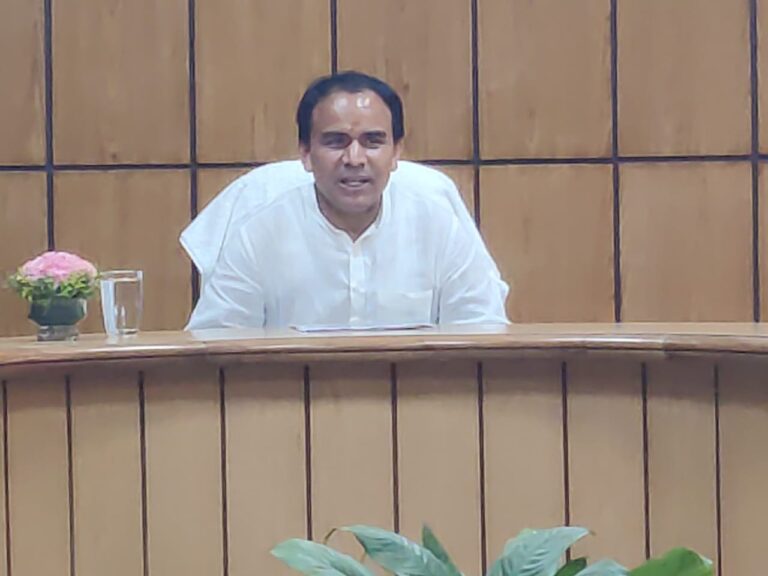 खेल विभाग को सौंपा जायेगा श्रीनगर स्टेडियमः डॉ0 धन सिंह रावत, विभागीय के मानकों के अनुरूप संचालित होंगी खेल गतिविधियां, खिर्सू, पाबौं व गंगाव में जल्द पूरा होगा स्टेडियम का निर्माण कार्य