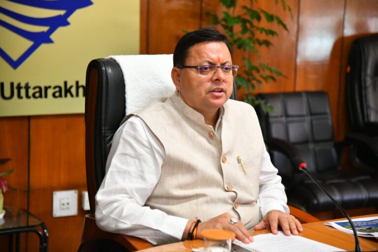 धामी सरकार में कानून व्यवस्था हाथ में लेने वालों के खिलाफ चलेगा डंडा, सीएम धामी ने अफसरों को दी सख्त हिदायत, प्रदेश में कानून व्यवस्था सुनिश्चित करने के साथ ही प्रदेश में माहौल खराब करने वाले तत्वों पर रखी जाये कड़ी नजर, अपराधियों, असामाजिक तत्वों के विरूद्ध की जाए कठोर कार्यवाही