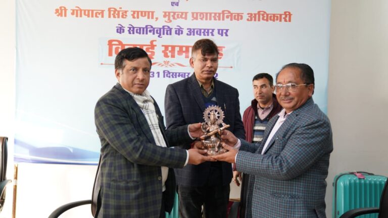 सूचना एवं लोक सम्पर्क विभाग, उत्तराखण्ड के अपर निदेशक डॉ. अनिल चंदोला एवं मुख्य प्रशासनिक अधिकारी श्री गोपाल सिंह राणा की सेवानिवृत्ति के अवसर पर महानिदेशक सूचना श्री बंशीधर तिवारी ने कहा कि यदि हम किसी कार्य को दिल से करते हैं, तो मन में ऊर्जा का संचार स्वतः ही हो जाता है।