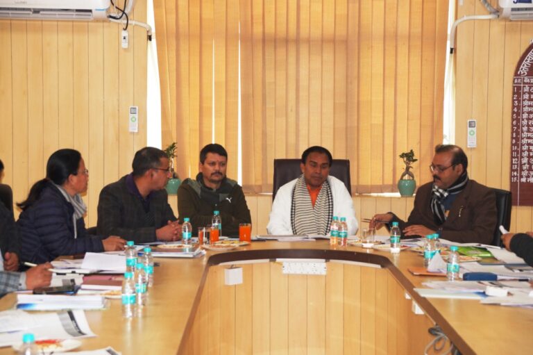 उत्तराखण्ड राज्य सहकारी बैंक अल्मोडा प्रदेश का प्रथम डिजिटल बैंक जल्द बनेगा। प्रदेश में कोआपरेटिव मे जल्द खोले जायंेगे जनऔषधि केन्द्र।