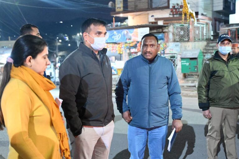 शीतकाल में कोई भी व्यक्ति खुले में न रहे, लोगों के जीवन को बचाना प्राथमिकता हो : जिलाधिकारी टिहरी गढ़वाल डॉ. सौरभ गहरवार