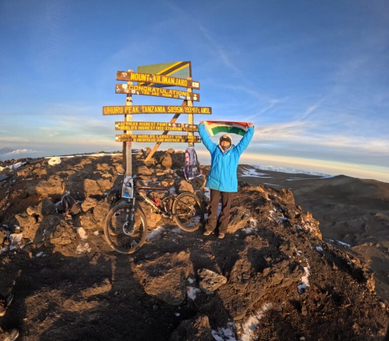 गढ़वाल राईफल्स के पूर्व सैनिक समुदाय के द्वारा देहरादून में मिस प्रीति नेगी का सम्मान