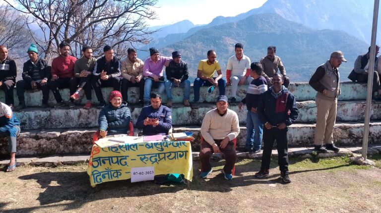 जिलाधिकारी मयूर दीक्षित के निर्देशन में उप जिलाधिकारी बसुकेदार परमानंद राम की अध्यक्षता में मंगलवार को तहसील बसुकेदार के अंतर्गत ग्राम फेगू के दुर्गा माता मंदिर परिसर में तहसील दिवस का आयोजन किया गया।