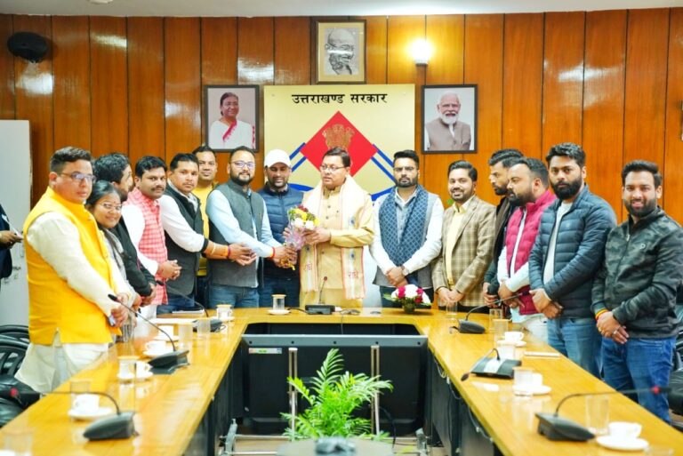 भारतीय जनता पार्टी युवा मोर्चा के पदाधिकारियों ने उत्तराखण्ड में नकल विरोधी कानून लागू किये जाने पर मुख्यमंत्री श्री पुष्कर सिंह धामी का आभार व्यक्त किया।