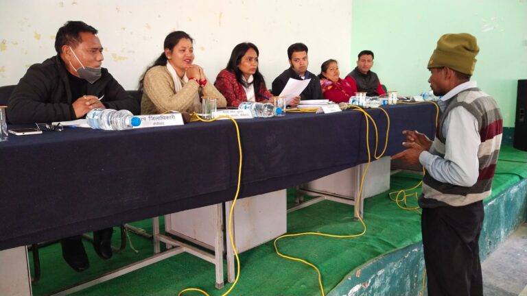 जिलाधिकारी पिथौरागढ़ रीना जोशी की अध्यक्षता में डीडीहाट में आयोजित तहसील दिवस का कार्यक्रम विकासखंड डीडीहाट सभागार में संपन्न हुआ।