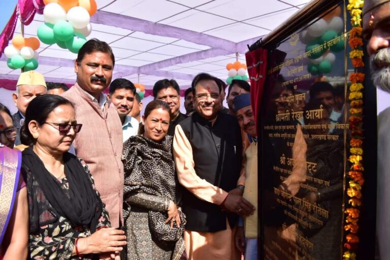 नैनीताल जिले की प्रभारी मंत्री रेखा आर्या ने किया हल्द्वानी स्थित स्पोर्ट्स स्टेडियम में फुटबॉल मैदान का शिलान्यास |