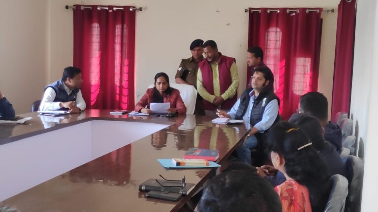 पिथौरागढ़ जिलाधिकारी रीना जोशी की अध्यक्षता   में संपन्न हुआ तहसील दिवस ।