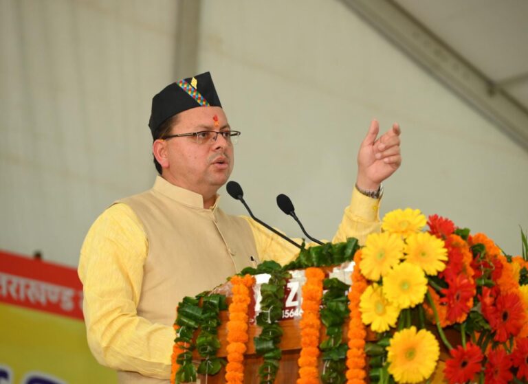 मुख्यमंत्री ने किया ‘‘एक साल नई मिसाल’’ विकास पुस्तिका का विमोचन किया।