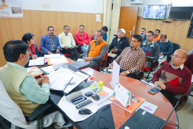 जिलाधिकारी मयूर दीक्षित ने केदारनाथ धाम एवं यात्रा मार्ग के मुख्य पड़ाव में बेहतर साफ-सफाई व्यवस्था सुनिश्चित कराये जाने एवं स्वच्छता जागरुकता रैली कार्यक्रम रोस्टर जारी किया |