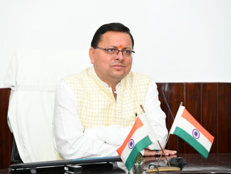 मुख्यमंत्री श्री पुष्कर सिंह धामी ने भ्रष्टाचार के खिलाफ जन जागरूकता फैलाये जाने हेतु तैयार किये गये वीडियोगीत ‘‘नकर-नकर भ्रष्टाचार, सख्त हैरे यो सरकार’’ गीत का विमोचन किया।