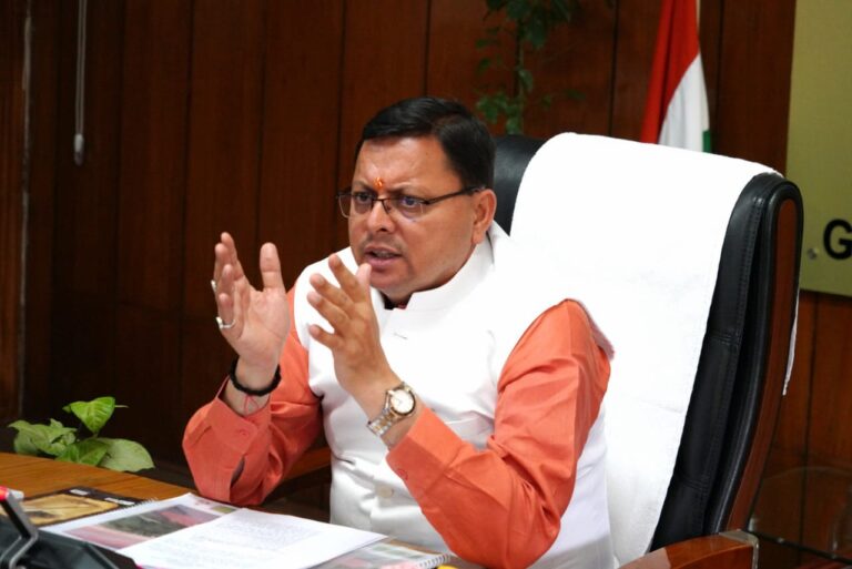 मुख्यमंत्री श्री पुष्कर सिंह धामी ने कहा कि सैन्यधाम के निर्माण कार्यों में और तेजी लाई जाए और  सैन्य धाम का स्वरूप भव्य एवं दिव्य हो।