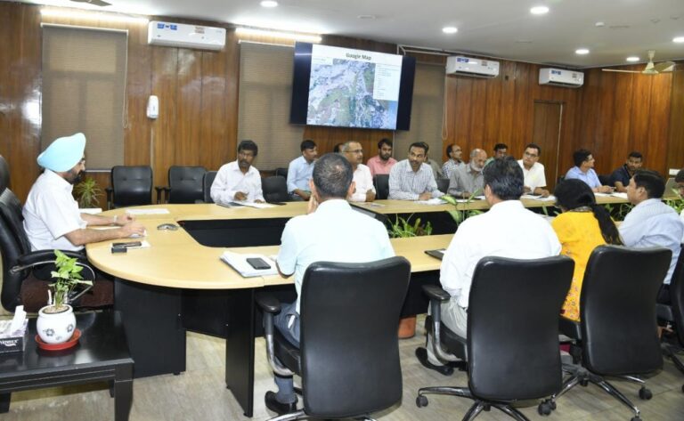 मुख्य सचिव डॉ. एस. एस. संधु की अध्यक्षता में सोमवार को सचिवालय में व्यय वित्त समिति की बैठक आयोजित की गई।