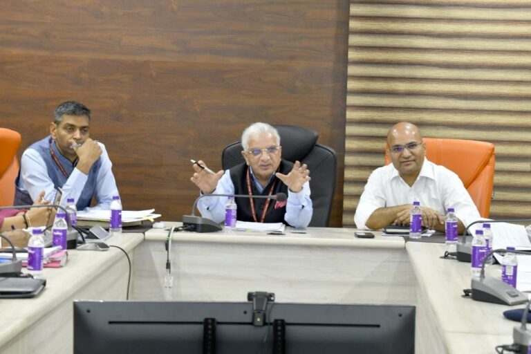 सचिव आपदा प्रबंधन एवं पुर्नवास श्री रंजीत सिन्हा ने एनडीएमए भारत सरकार से आए अधिकारियों की उपस्थिति में चारधाम यात्रा के सफल संचालन हेतु एक समीक्षा बैठक की।