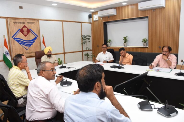 मुख्य सचिव डॉ. एस.एस. संधु की अध्यक्षता में मंगलवार को सचिवालय में राज्य गंगा समिति की बैठक आयोजित हुयी।