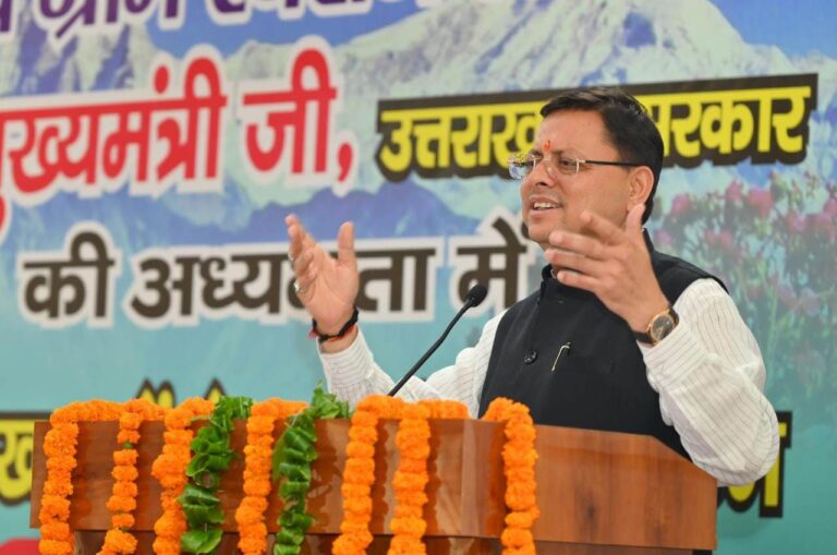 मुख्यमंत्री श्री पुष्कर सिंह धामी ने मुख्यमंत्री आवास स्थित मुख्य सेवक सदन में ब्लॉक प्रमुख गणों के साथ संवाद कार्यक्रम में कहा कि त्रिस्तरीय पंचायती व्यवस्था में ब्लॉक प्रमुख महत्वपूर्ण कड़ी है।