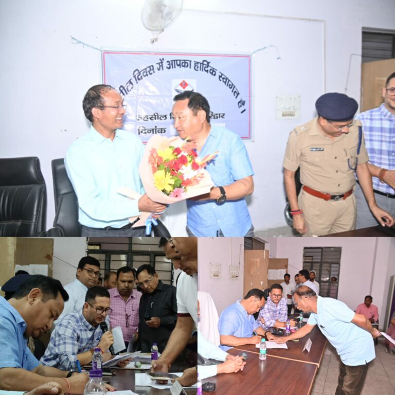 जिलाधिकारी श्री धीराज सिंह गर्ब्याल की अध्यक्षता में मंगलवार को तहसील हरिद्वार के सभागार में आम जन की समस्याओं के निराकरण हेतु ’’तहसील दिवस’’ का आयोजन किया गया।