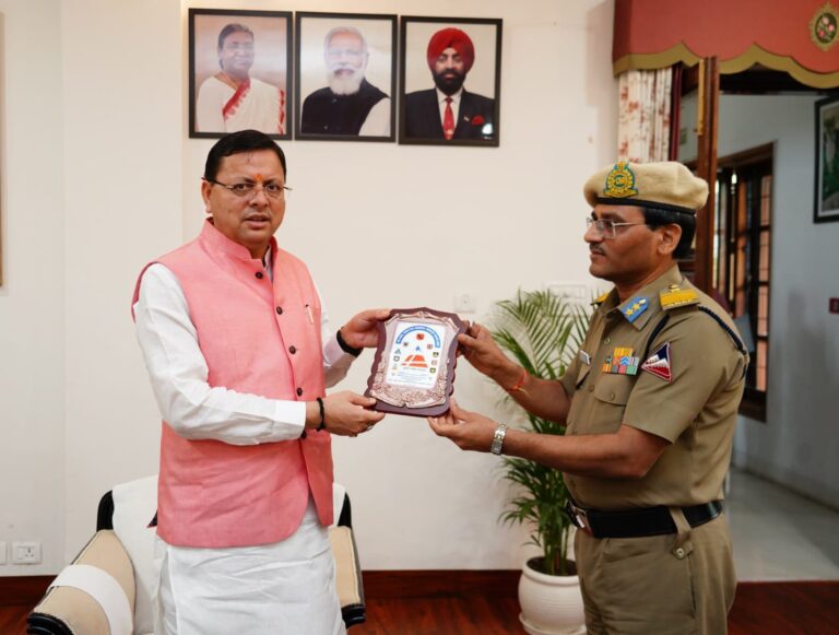 मुख्यमंत्री श्री पुष्कर सिंह धामी से बीआरओ के एडीजी श्री हरेन्द्र कुमार ने शिष्टाचार भेंट की।