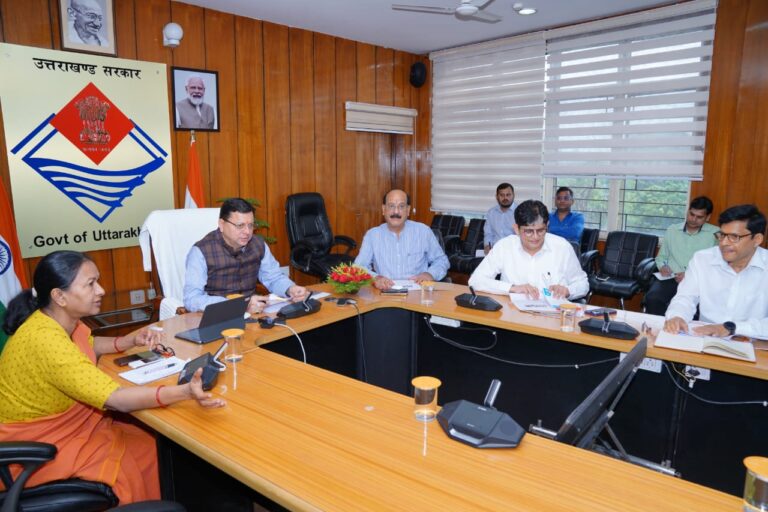 मुख्यमंत्री श्री पुष्कर सिंह धामी ने सशक्त उत्तराखण्ड @25 के लक्ष्यों को हासिल करने के लिए वन विभाग एवं लोक निर्माण विभाग   की समीक्षा की।