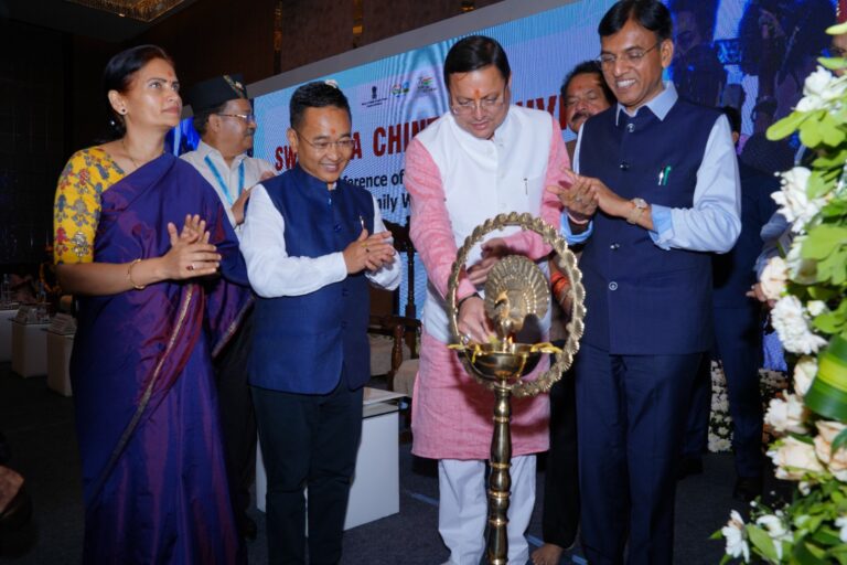 केन्द्रीय स्वास्थ्य मंत्री डॉ. मनसुख मांडविया एवं मुख्यमंत्री श्री पुष्कर सिंह धामी ने केन्द्रीय स्वास्थ्य और परिवार कल्याण परिषद के 15 वें सम्मेलन का शुभारंभ किया।