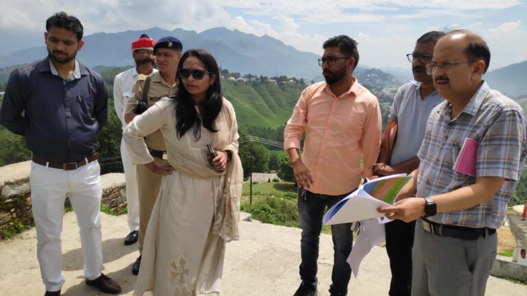 जिलाधिकारी रीना जोशी ने जनपद के महत्वपूर्ण स्थलों को पर्यटन की दृष्टि से विकसित करने के प्रयासों के क्रम में वरदानी पार्क का स्थलीय निरीक्षण किया!