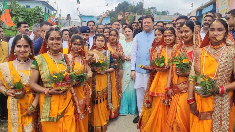 प्रदेश की नारी शक्ति अपने कार्यों व आत्मविश्वास के बल पर आत्मनिर्भर बनकर अन्य को भी आर्थिक व सामाजिक रूप से सशक्त बना रही है : मुख्यमंत्री श्री पुष्कर सिंह धामी