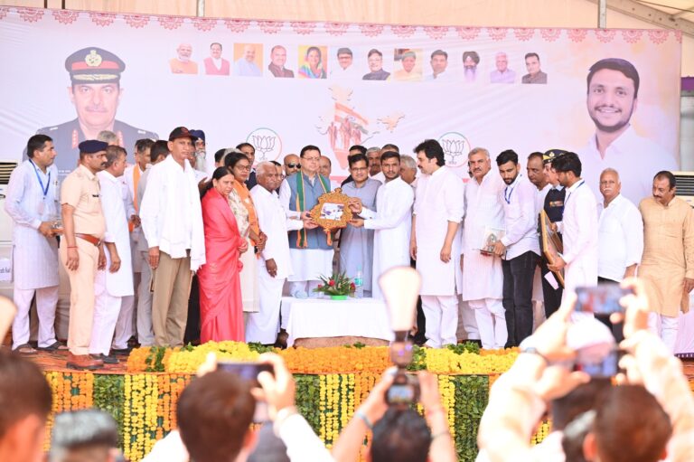 मुख्यमंत्री श्री पुष्कर सिंह धामी ने कहा कि देवभूमि उत्तराखण्ड और वीरभूमि राजस्थान सांस्कृतिक रूप से एक-दूसरे के पूरक रहे हैं।