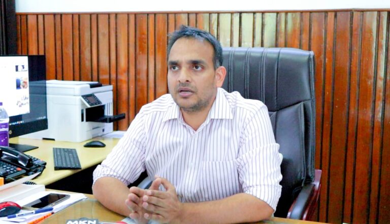 जिला प्रशासन को सोनप्रयाग जीके इंटरप्राइजेज द्वारा संचालित पार्किंग में ओवर रेटिंग करते हुए अतिरिक्त शुल्क वसूले जाने की शिकायत प्राप्त हुई जिसका जिलाधिकारी डाॅ सौरभ गहरवार ने तत्काल संज्ञान लेते हुए संबंधित फर्म की जांच के निर्देश दिए हैं।