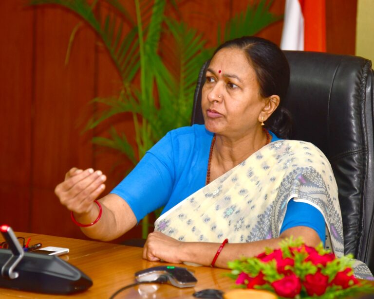 अपर मुख्य सचिव श्रीमती राधा रतूड़ी ने गढ़वाल मण्डल के जनपदों में चिकित्सा, पेयजल, शिक्षा, सड़कों व अन्य मूलभूत जन सुविधाओं को बेहतर बनाने के सम्बन्ध में जिलाधिकारियों को महत्वपूर्ण निर्देश दिए |