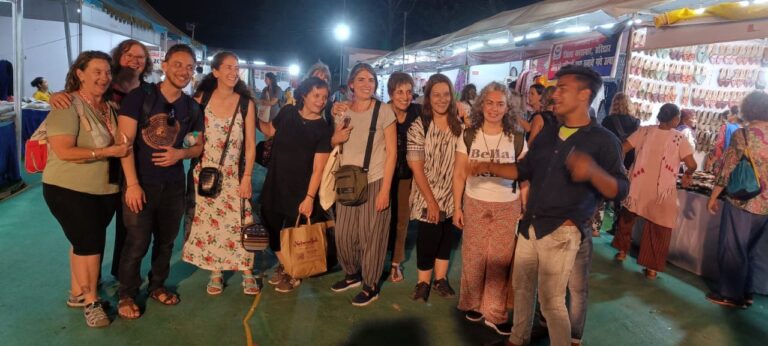 पूर्णानन्द खेल मैदान मुनिकीरेती टिहरी गढ़वाल में आयोजित 10 दिवसीय राष्ट्रीय सरस आजीविका मेला-2023 के नवें दिन सूचना विभाग के तत्वाधान में हिमालय विकास सांस्कृतिक दल के कलाकारों द्वारा सांस्कृतिक प्रस्तुति दी गई।