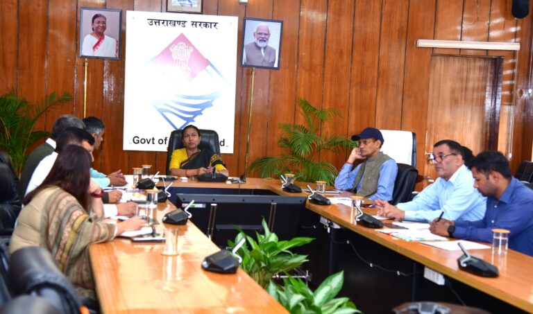 निवेशकों द्वारा उत्तराखण्ड सरकार से किये गए एमओयू को शत् प्रतिशत ग्राउडिंग के लिए अपर मुख्य सचिव श्रीमती राधा रतूड़ी ने संबंधित विभागों की बैठक ली |