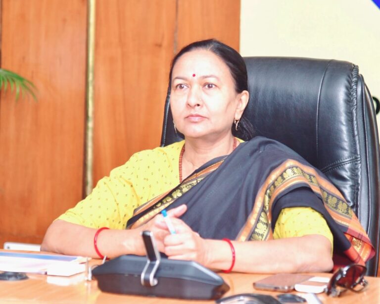 एसीएस श्रीमती राधा रतूड़ी ने सतर्कता विभाग को भ्रष्टाचार व अन्य महत्वपूर्ण केसो की जांच समयबद्धता से पूरा करने के निर्देश दिए |