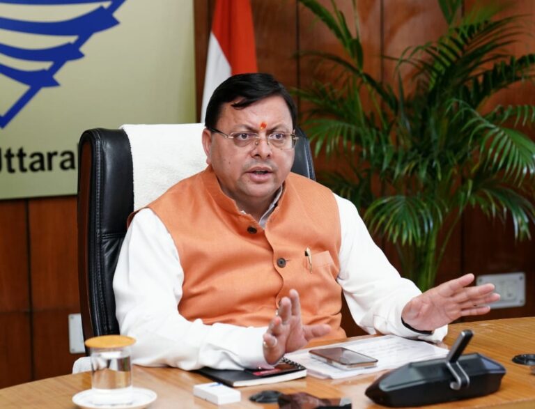 मुख्यमंत्री श्री पुष्कर सिंह धामी ने मंगलवार को सचिवालय में लोक निर्माण विभाग की बैठक के दौरान अधिकारियों को निर्देश दिये कि 30 नवंबर तक सड़कों को गड्ढ़ा मुक्त न बनाने वाले अफसरों पर होगी सख्त कार्रवाई |