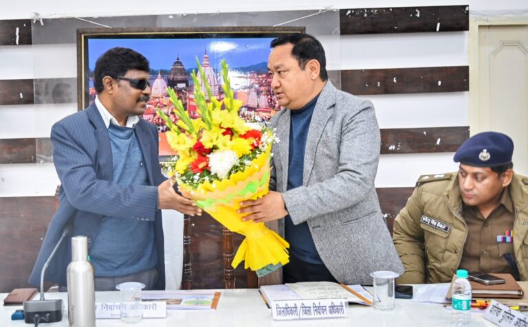 मुख्य निर्वाचन अधिकारी उत्तराखण्ड श्री वी0 षणमुगम की अध्यक्षता में बुधवार को कलक्ट्रेट सभागार में आगामी लोक सभा सामान्य निर्वाचन-2024 के दृष्टिगत प्रारम्भिक तैयारियों के सम्बन्ध में एक बैठक आयोजित हुई।