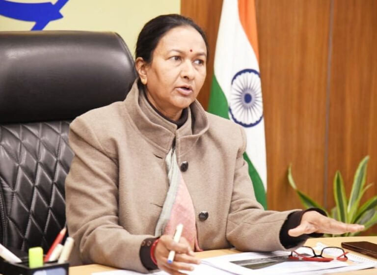 मुख्य सचिव श्रीमती राधा रतूड़ी ने सौंग बांध परियोजना की प्रोसिजर क्लियरेन्स कार्यों में देरी पर सख्त नाराजगी व्यक्त करते हुए सम्बन्धित कार्यवाही को जल्द से जल्द पूरा करने के कड़े निर्देश दिए l