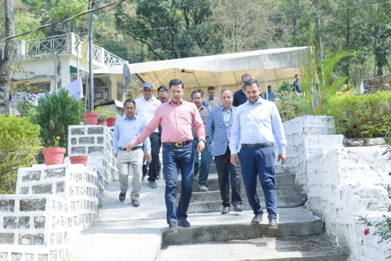 श्री केदारनाथ यात्रा 2024 को सुगम एवं सुव्यवस्थित ढंग से संचालित करने के लिए सचिव लोनिवि डॉ पंकज पांडेय ने राष्ट्रीय राजमार्ग में गतिमान कार्यो का किया निरीक्षण l