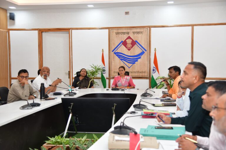 खेल एवं युवा कल्याण मंत्री श्रीमती रेखा आर्य ने मुख्यमंत्री की घोषणा के अनुरूप प्रस्तावित हल्द्वानी के गौलापार में उत्तराखंड खेल विश्विद्यालय को लेकर खेल विभाग एवं वन विभाग के अधिकारियों के साथ बैठक की।