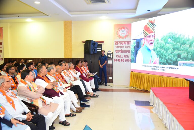 मुख्यमंत्री श्री पुष्कर सिंह धामी ने प्रधानमंत्री श्री नरेंद्र मोदी के “मन की बात” कार्यक्रम का 113 वां संस्करण सुना।