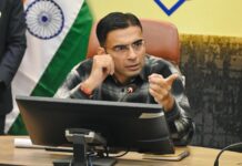 स्कूल प्रबंधन ने टीसी जारी करने से इनकार कर दिया। मामला डीएम तक पहुंचा तो दो दिन में टीसी जारी कर दी गई, फीस माफ कर दी गई।