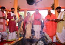 मुख्यमंत्री पुष्कर सिंह धामी ने रुड़की के जीवनदीप आश्रम में आयोजित पांच दिवसीय धार्मिक एवं सामाजिक महोत्सव में प्रतिभाग किया।